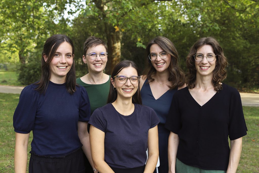 Gruppenbild von Ponte, von links nach rechts: Bianca, Theresa, Charis, Julia und Nathalie